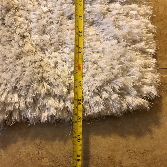 🌸Fluffy White Rug, GUC🌸 - Picture 5 of 6